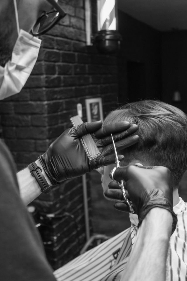 Scissor cut